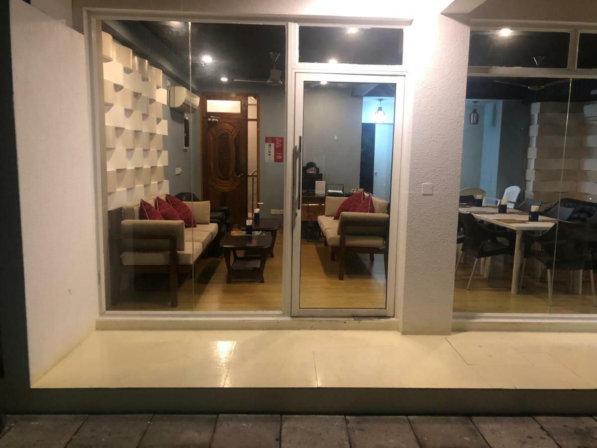 Beach Arena Inn Hulhumale Bagian luar foto
