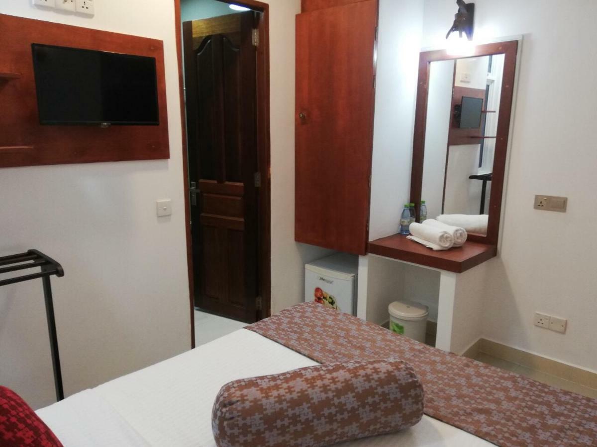 Beach Arena Inn Hulhumale Bagian luar foto